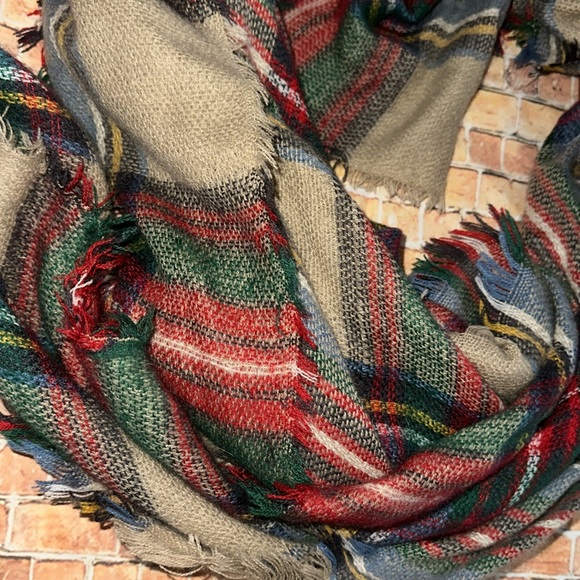 **5 for $20** Large Plaid Scarf - Picture 3 of 3